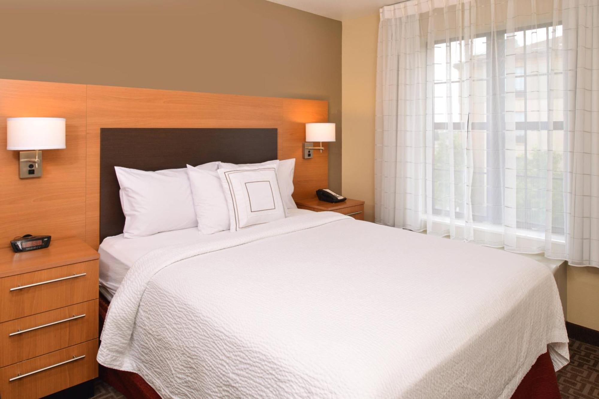 Towneplace Suites By Marriott Sacramento Roseville Exterior photo